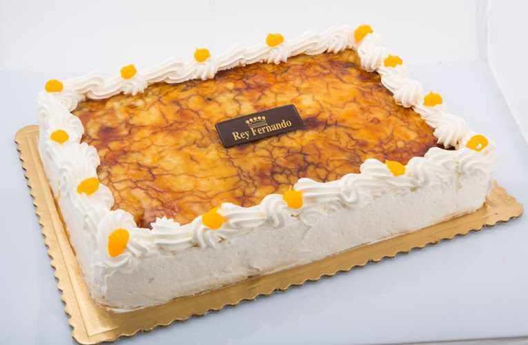 Fotografia tomada fuera de Oficinas Rey Fernando - Pastelería en Santa Fe, Granada
