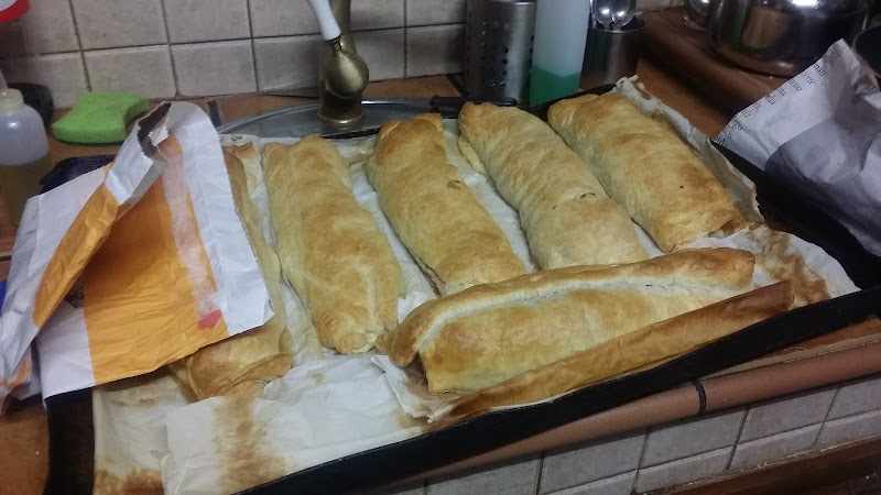 Fotografia tomada fuera de Panadería Manzano - Panadería en Pozuelo de Zarzón, Cáceres
