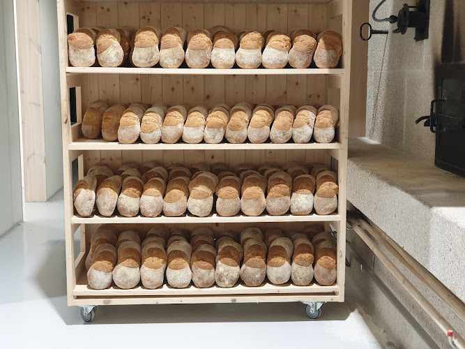 Fotografia tomada fuera de Panadería Aboamigalla - Panadería en Cea, Orense