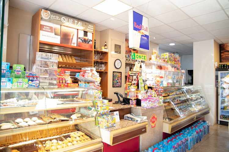 Fotografia tomada fuera de Que Tal Cafetería, Tienda de Alimentacion y Panaderia - cafeterías en Alicante, Alicante