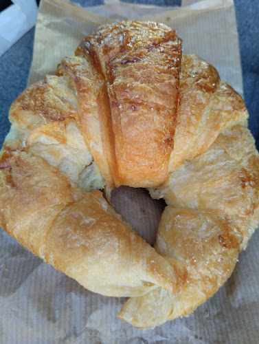 Fotografia tomada fuera de Panadería Hermanos Guardiola - Panadería en Alicante, Alicante