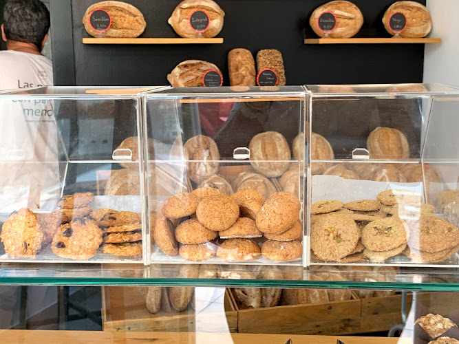 Fotografia tomada fuera de Better Pan, horno artesano de hoy - Panadería en Alicante, Alicante