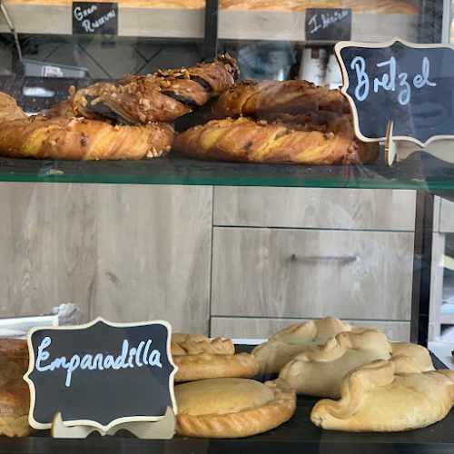 Fotografia tomada fuera de Supermercado Playa San Juan | CADA DIA MINIMARKET COFFEE & BAKERY - Supermercado en Alicante, Alicante