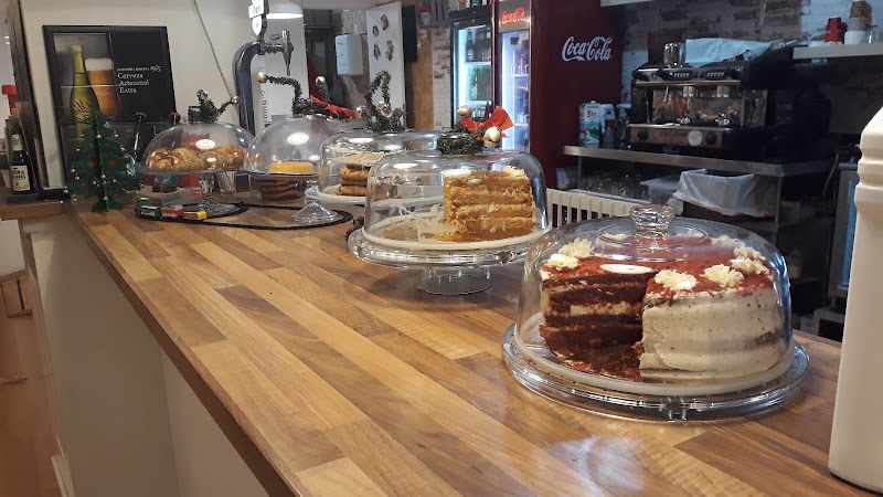 Fotografia tomada fuera de Yummy Mamy. Cafeteria, Restaurante & Hamburguesería - restaurantes en San Juan Playa, Alicante