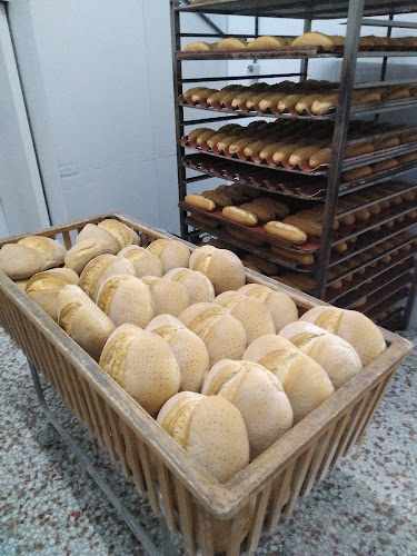 Fotografia tomada fuera de Panadería El Motor - Panadería en Marchena, Sevilla