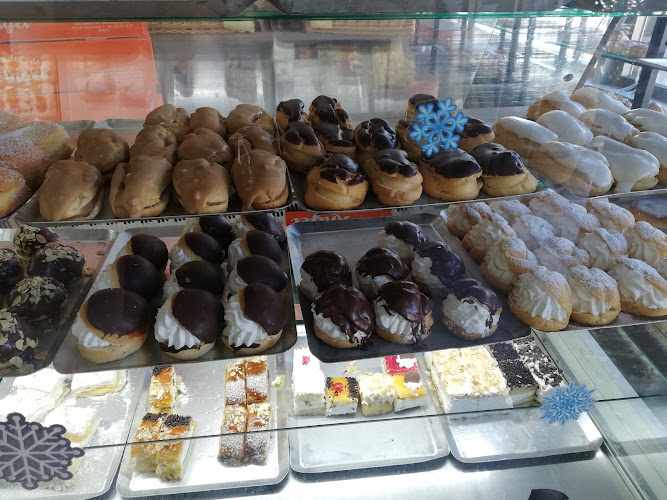 Fotografia tomada fuera de Obrador de Ángel - Pastelería en Las Navas del Marqués, Ávila