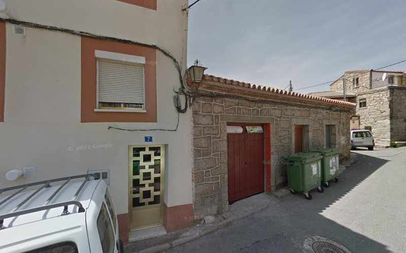 Fotografia tomada fuera de Juan José Blázquez López - Tienda de alimentación en Navatalgordo, Ávila