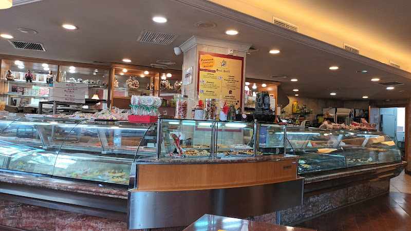 Fotografia tomada fuera de Pastisseria Sant Jordi - Forn de pa en Sabadell, Barcelona