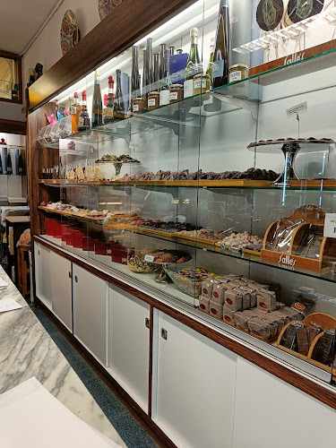 Fotografia tomada fuera de Pastisseria Sallés - Pastelería en Sabadell, Barcelona