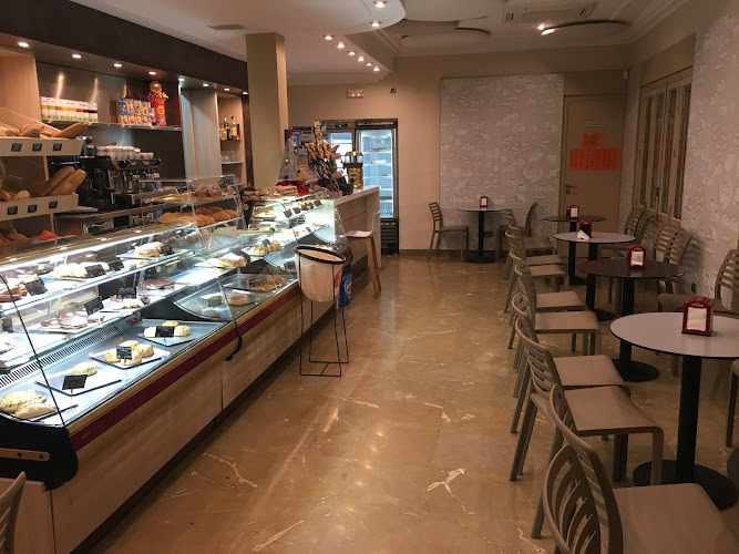 Fotografia tomada fuera de Panord forn Sa Pobla - Panadería en Sa Pobla, Baleares