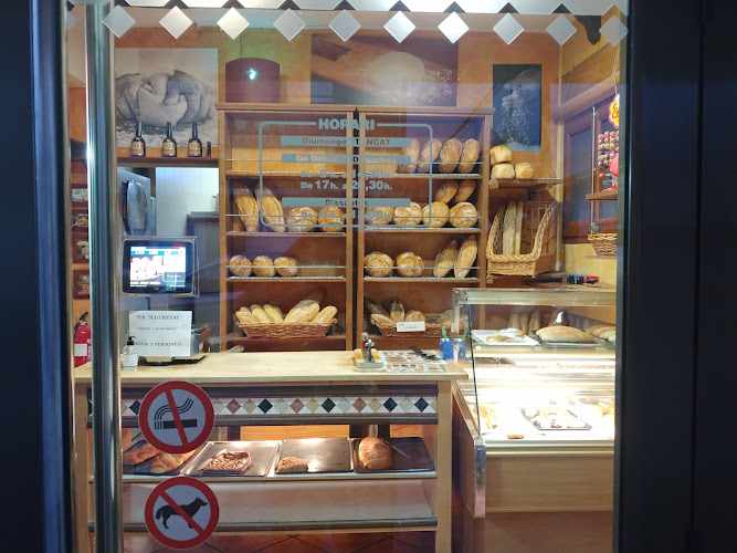 Fotografia tomada fuera de La Fleca Noguer - Forn de pa en Olot, Girona