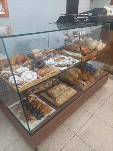 Fotografia tomada fuera de El pa de Ca l'Anton - Panadería en Sant Jaume de Llierca, Girona