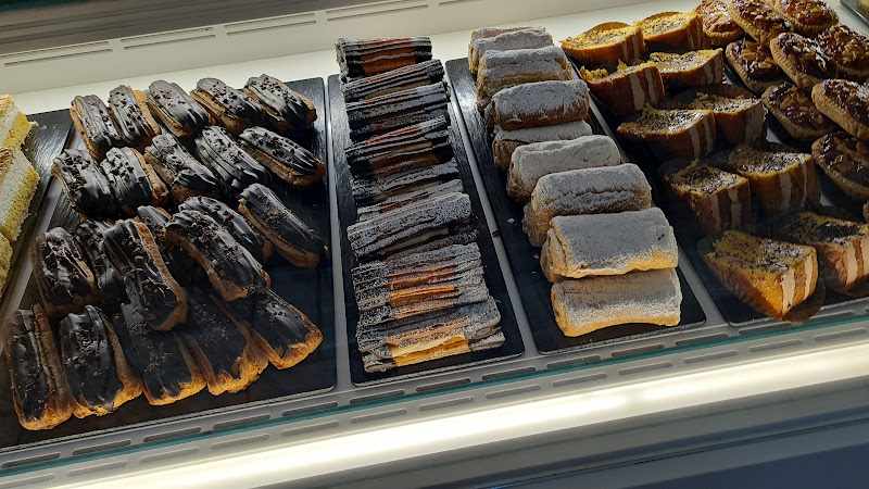 Fotografia tomada fuera de Confitería y Pastelería Aramo Argüelles - Pastelería en Pola de Lena, Asturias