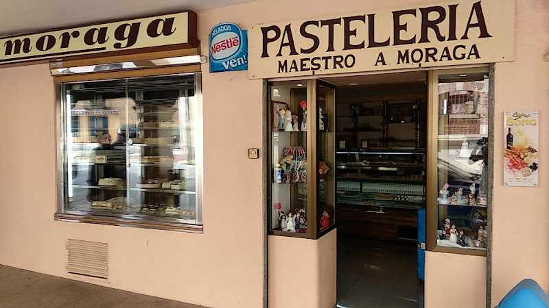 Fotografia tomada fuera de Pastelería Maestro a Moraga - Pastelería en El Burgo de Osma, Soria