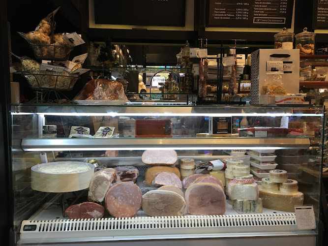 Fotografia tomada fuera de Cristina Oria Restaurante & Tienda Gourmet - restaurantes en Madrid, Madrid