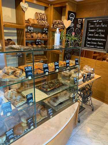 Fotografia tomada fuera de El Forn Antic - Forn de pa en Manresa, Barcelona