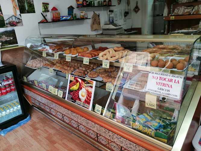 Fotografia tomada fuera de Panadería mirapan - Panadería en Almería, Almería
