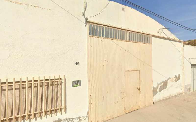 Fotografia tomada fuera de El Chaparro - Tienda de golosinas en Albox, Almería