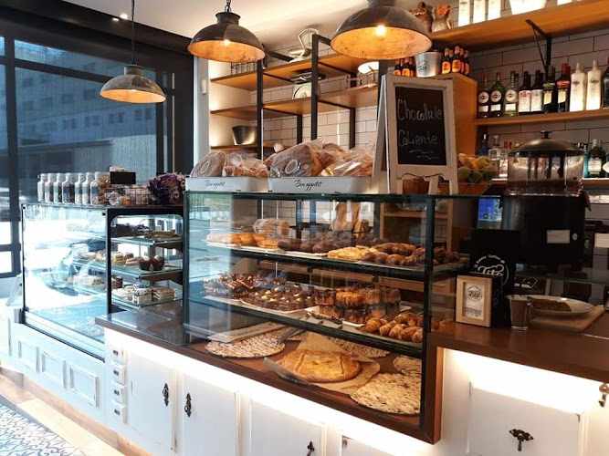 Fotografia tomada fuera de Bakery & Coffee Tito - Panadería en Ourense, Orense