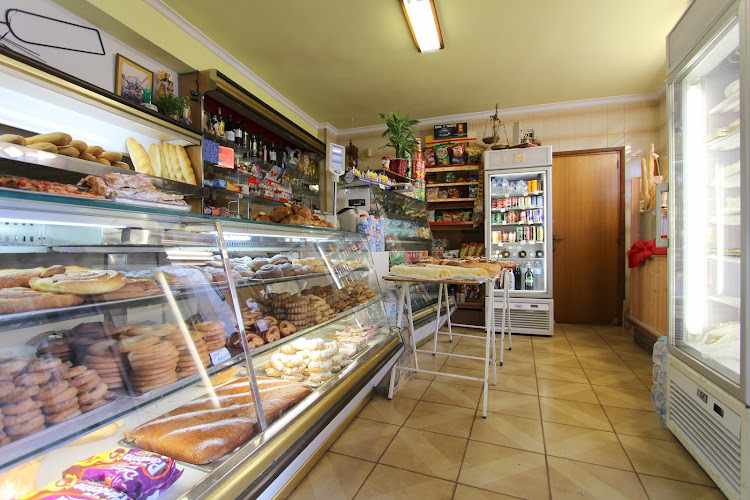 Fotografia tomada fuera de Panaderia y Pasteleria Salvador Martínez - Panadería en Orba (Casco Antiguo), Alicante