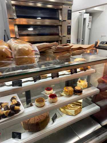 Fotografia tomada fuera de Corteza & Miga Magerit - Panadería en Madrid, Madrid