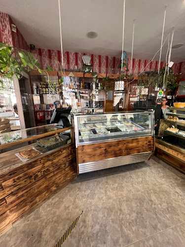 Fotografia tomada fuera de Confitería Pastelería Doña Bica - Pastelería en Verín, Orense