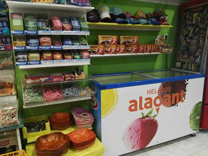 Fotografia tomada fuera de Lambiscadas Verin - Tienda de golosinas en Verín, Orense