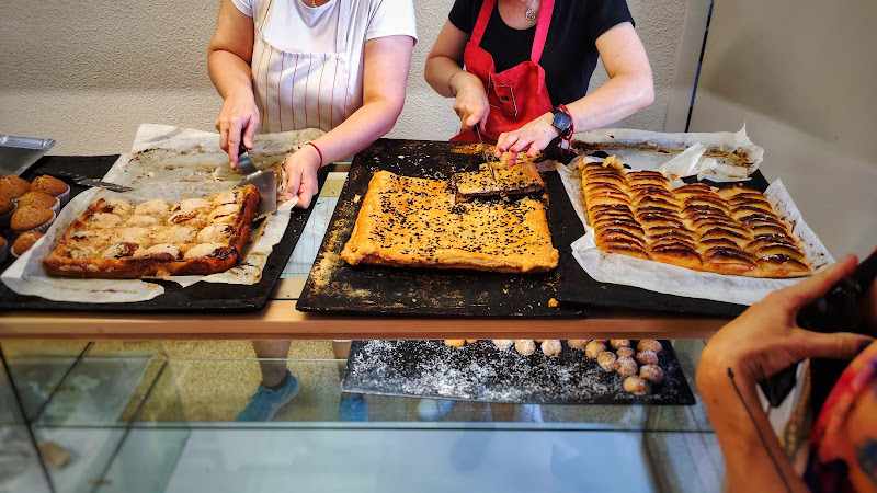 Fotografia tomada fuera de Panadería Teresa - Panadería en La Sénia, Tarragona