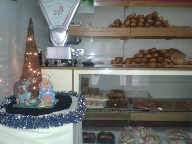 Fotografia tomada fuera de Mariano Sánchez Traid - Panadería en Bello, Teruel
