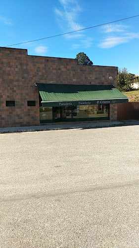 Fotografia tomada fuera de Panadería O Cruceiro - Cake shop en Alvite, Pontevedra