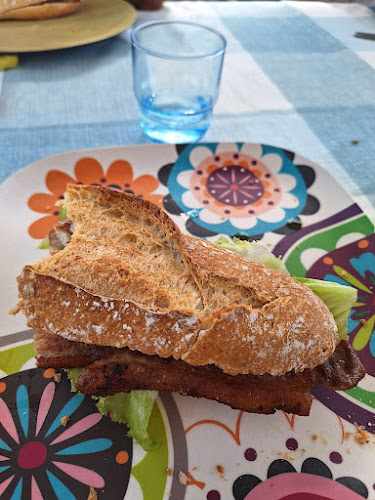Fotografia tomada fuera de Tahona Guillermo - Bakery en Portonovo, Pontevedra