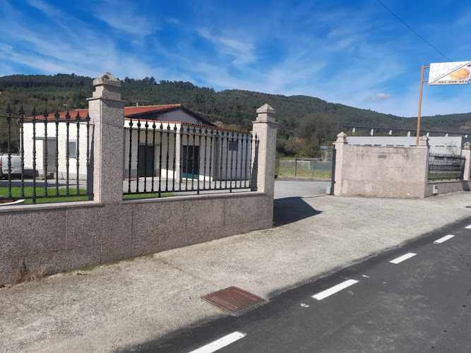 Fotografia tomada fuera de Panadería Castaño en Dodro (Muronovo) - Panadería en Dodriño, A Coruña