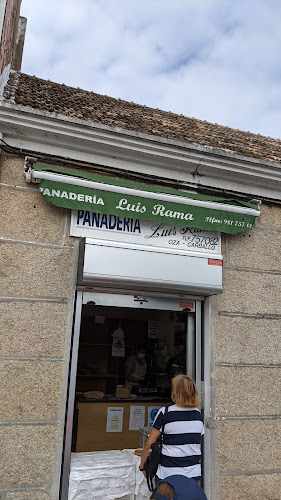 Fotografia tomada fuera de Panadería Luis Rama - Panadería en O Grove, Pontevedra