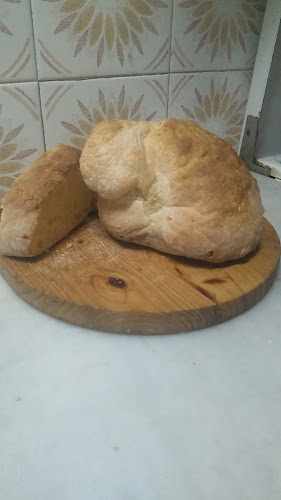 Fotografia tomada fuera de Forn de Pa Casa Mariana - Panadería en Cervià de les Garrigues, Lérida