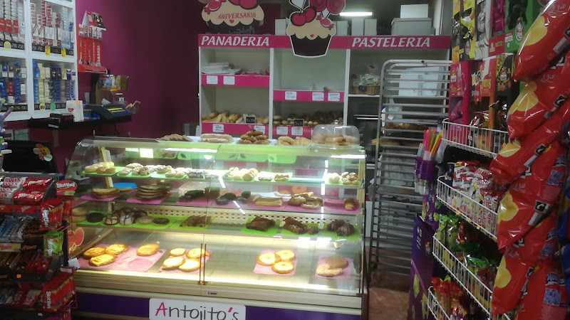 Fotografia tomada fuera de Panadería Pastelería Antojito's - Panadería en Los Llanos, Santa Cruz de Tenerife