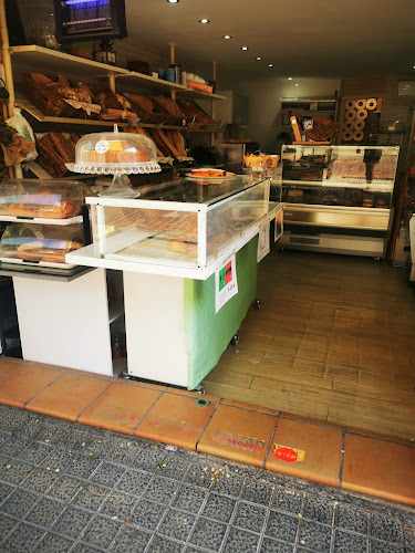 Fotografia tomada fuera de Pastelería La Guita - Panadería en Peguera, Baleares