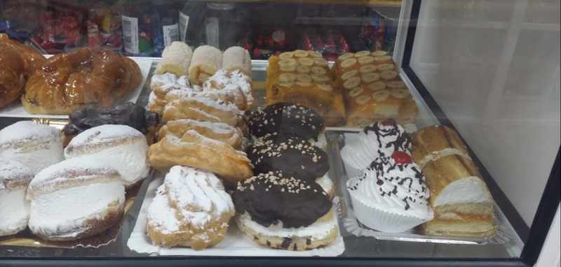 Fotografia tomada fuera de Multitienda Cáceres el Viejo - Tienda de alimentación en Cáceres, Cáceres