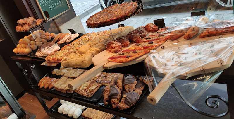 Fotografia tomada fuera de Forn 9 - Panadería en Sitges, Barcelona