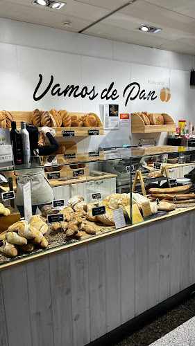 Fotografia tomada fuera de Vamos de Pan - Panadería en Albacete, Albacete
