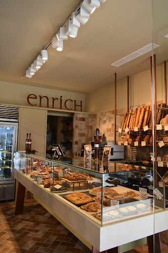 Fotografia tomada fuera de Enrich - Panadería en Sitges, Barcelona