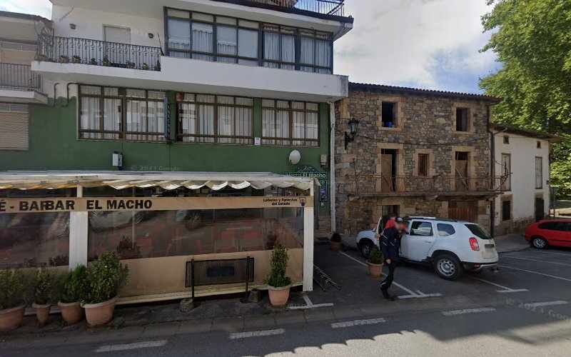 Fotografia tomada fuera de Panadería La Pasiega - Panadería en Llera, Cantabria
