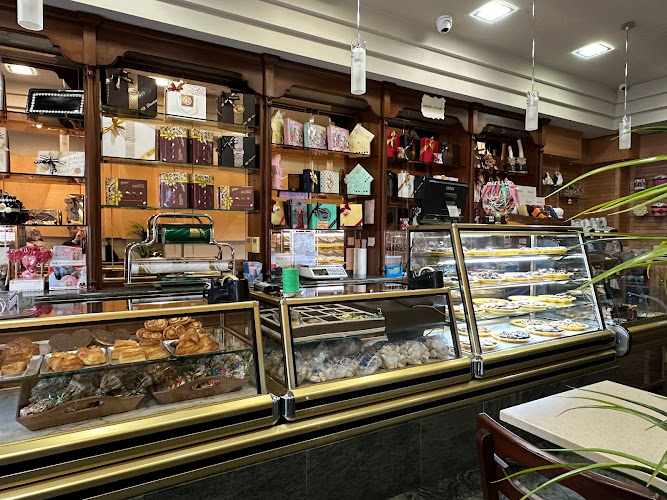 Fotografia tomada fuera de Pastelería Caprichos - Pastelería en Sarria, Lugo