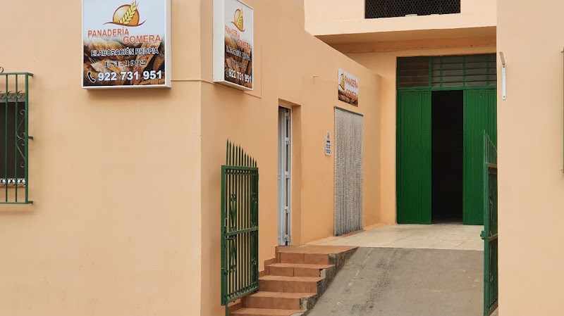 Fotografia tomada fuera de Panadería Gomera - Panadería en Guargacho, Santa Cruz de Tenerife