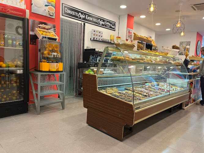 Fotografia tomada fuera de PASTELERÍA LA FRANCESA II - Pastelería francesa en San Isidro, Santa Cruz de Tenerife