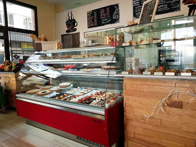 Fotografia tomada fuera de Motu Nui Cafetería y Pastelería - Pastelería en El Médano, Santa Cruz de Tenerife