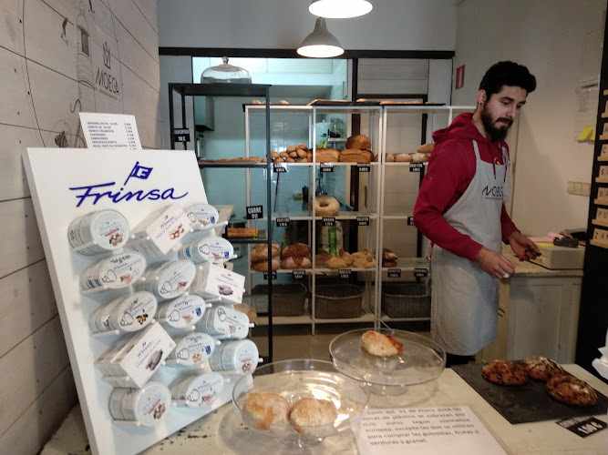 Fotografia tomada fuera de Moega - Panadería en Madrid, Madrid