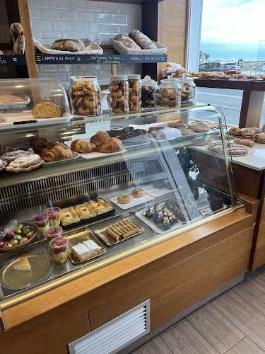Fotografia tomada fuera de Deben - Panadería en A Coruña, A Coruña