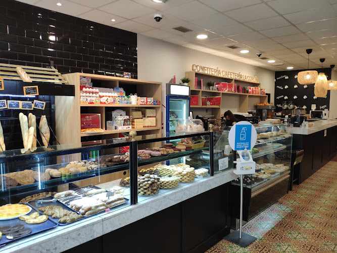Fotografia tomada fuera de Confitería Cafetería La Coruña - Pastelería en A Coruña, A Coruña