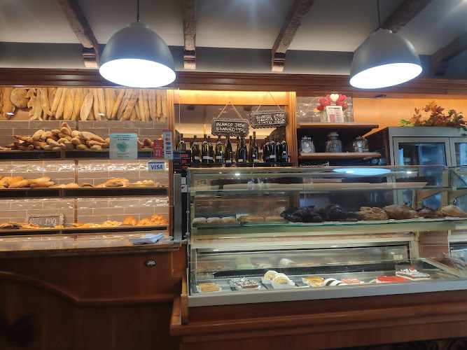 Fotografia tomada fuera de Panadería Agra - Panadería en A Coruña, A Coruña