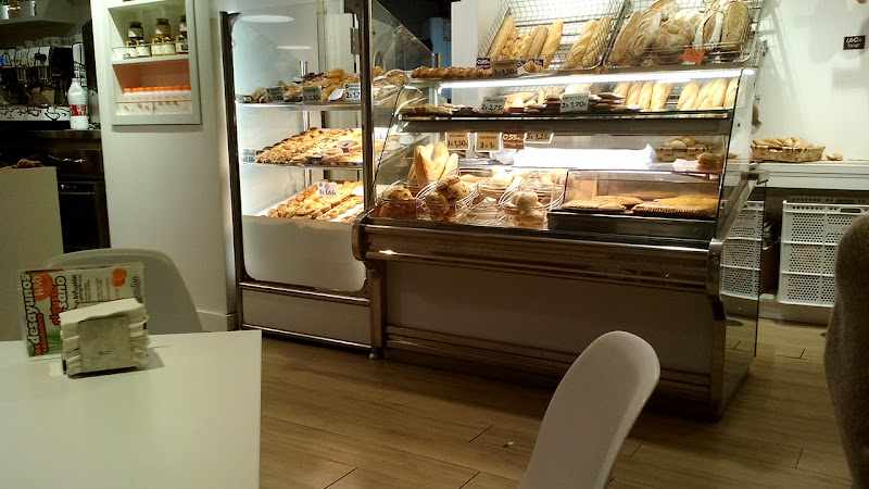 Fotografia tomada fuera de Horno Sanbrandan - Panadería en A Coruña, A Coruña